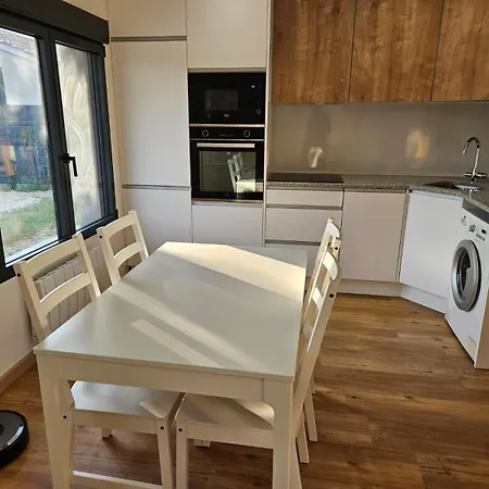 Charmante Maison Independante Equipee Avec 2 Parentales Et Un Canape Lit Au Salon *